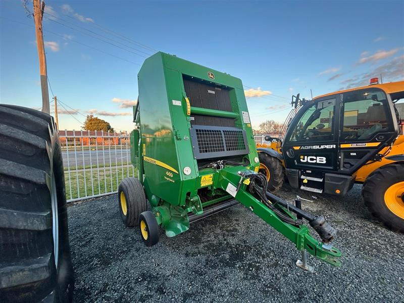 Photo 2. John Deere 469 Silage Special round baler