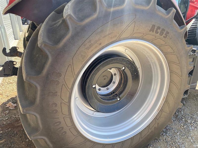 Photo 4. Case IH Maxxum 135 tractor