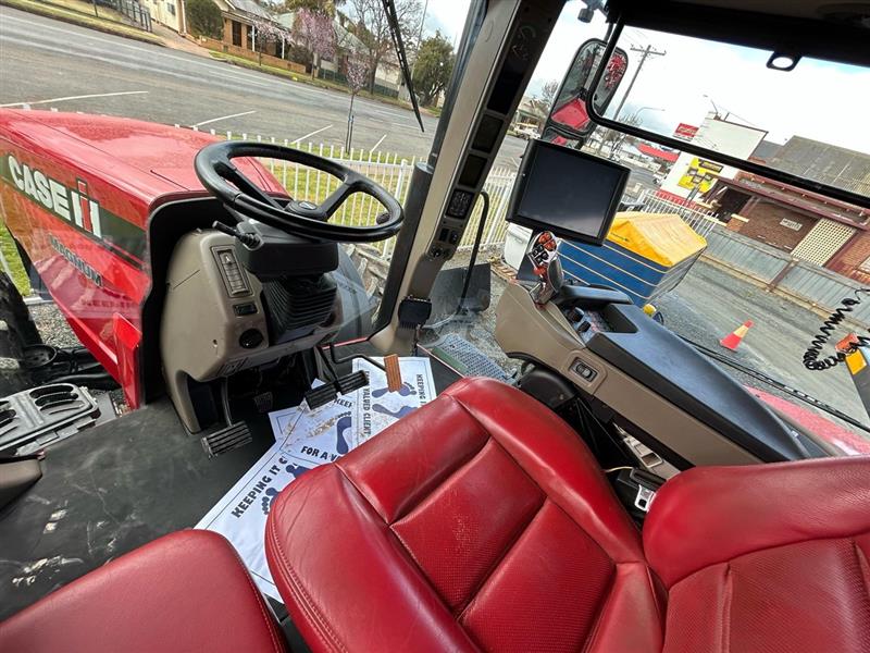 Photo 4. Case IH Magnum 340 tractor