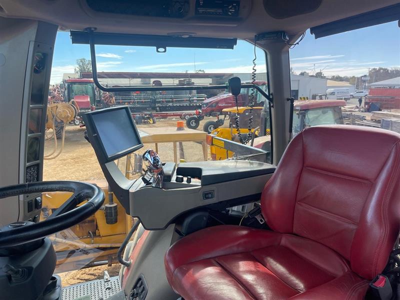 Photo 5. Case IH Magnum 340 tractor