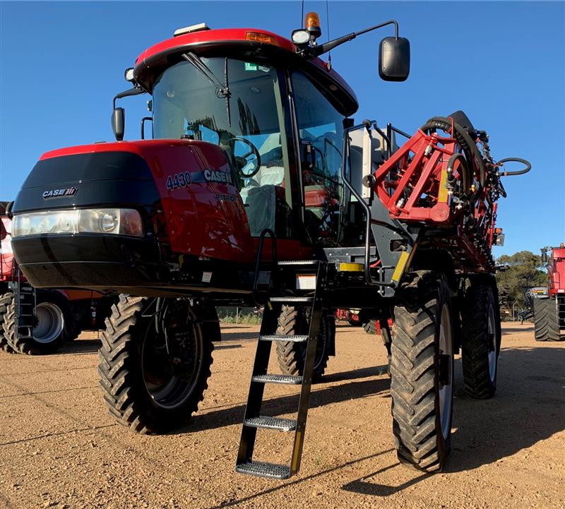 Case IH 4430 Patriot Self Propelled Sprayer, Sprayers & Equipment Case