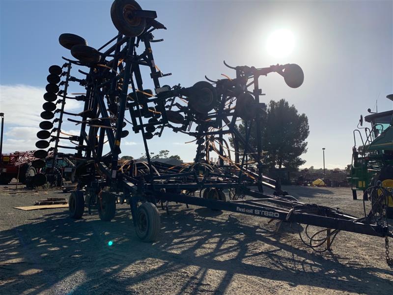 Flexi-Coil ST820 Cultivator, Seeding Tillage Flexicoil SA | Power Farming