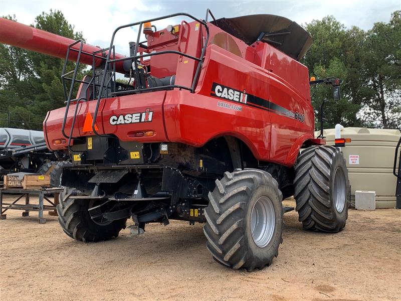 Case IH 6140 Axial Flow Combine & Draper Front, Harvesters Case IH SA