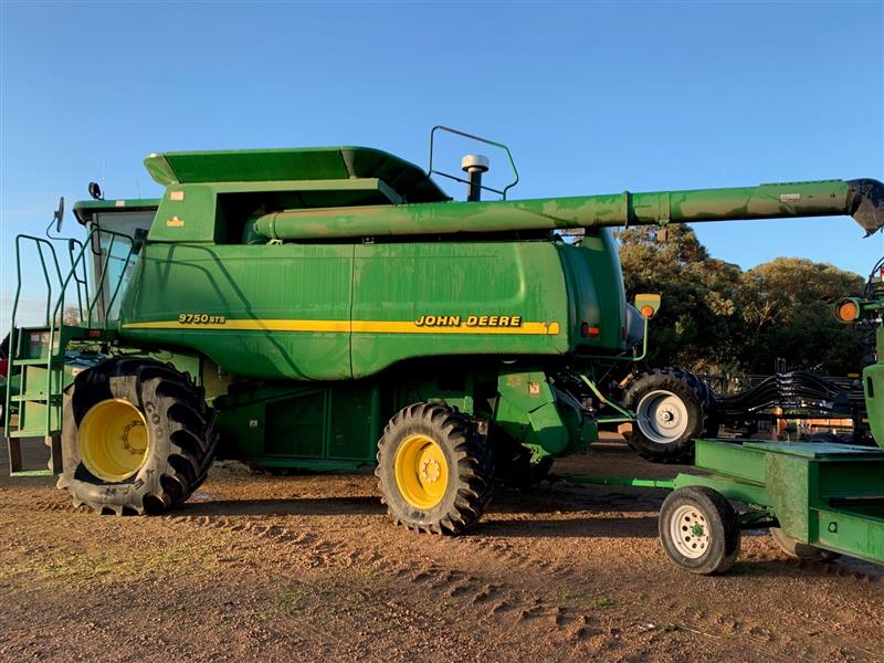 Photo 4. John Deere 9750 STS Header & 936D Front