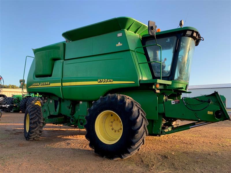 John Deere 9750 STS Header & 936D Front