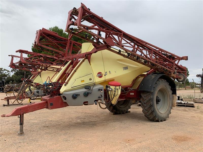 Photo 2. Hardi Commander 7036 Boomspray