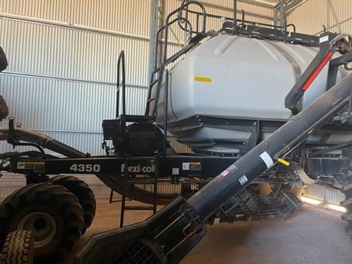 Photo 4. Flexi-Coil 4350 Air Cart