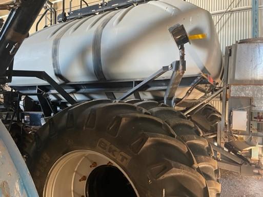 Photo 2. Flexi-Coil 4350 Air Cart