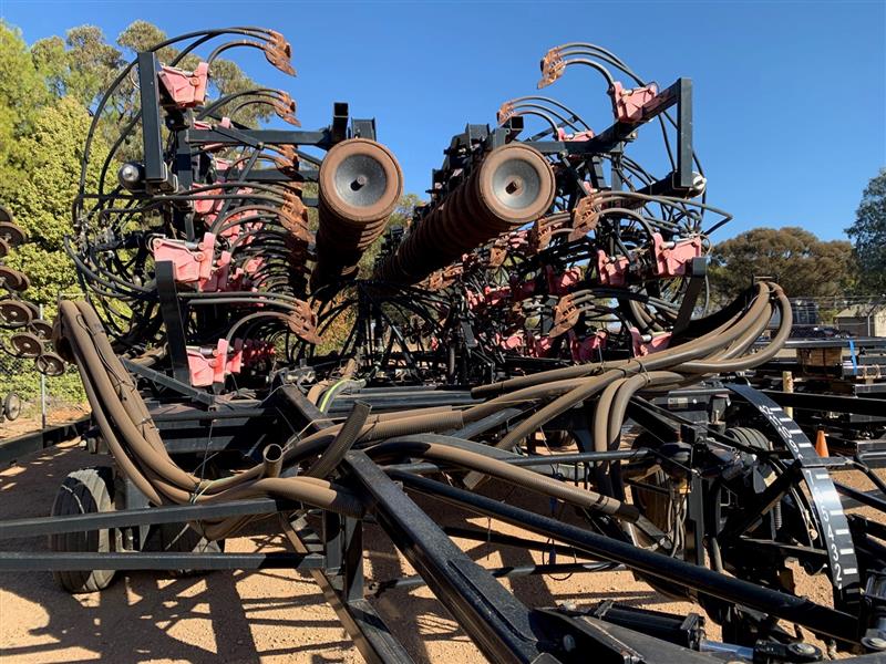 Photo 5. Flexi-Coil 5500 70ft Air Drill