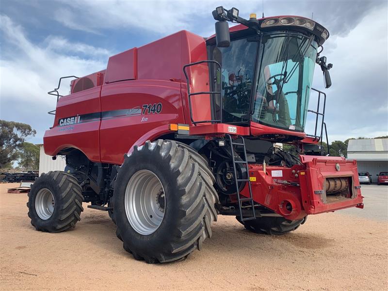 Photo 3. Case IH 7140 Axial Flow Combine