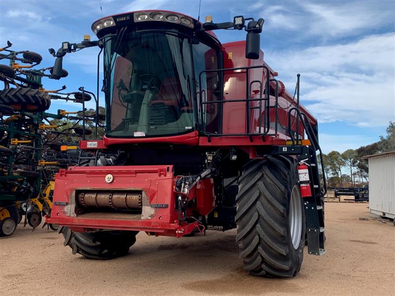Photo 4. Case IH 7140 Axial Flow Combine
