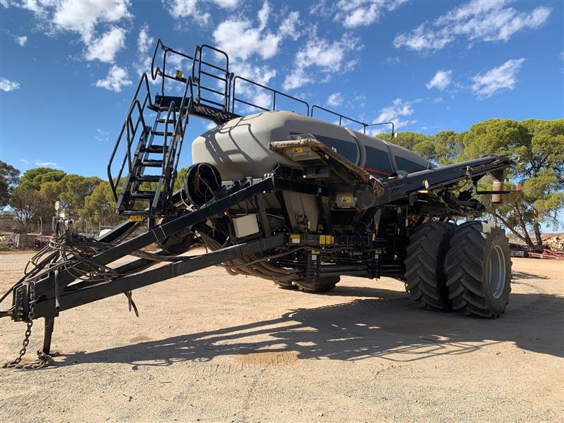 Photo 2. Flexi-Coil 5500 70ft Air Drill & 5560 TBT Air Cart