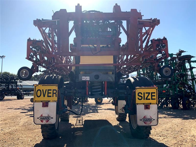 Photo 4. Hardi Alpha 4100 Self Propelled Sprayer