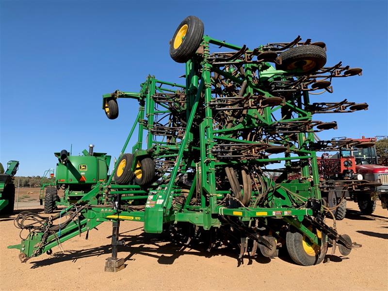 Photo 5. John Deere 1870 Conserva Pak Bar