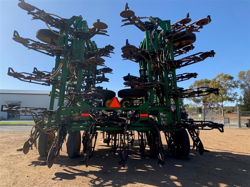 Photo 3. John Deere 1870 Conserva Pak Bar
