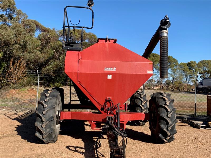 Photo 4. Case IH 2300 Concord Air Cart