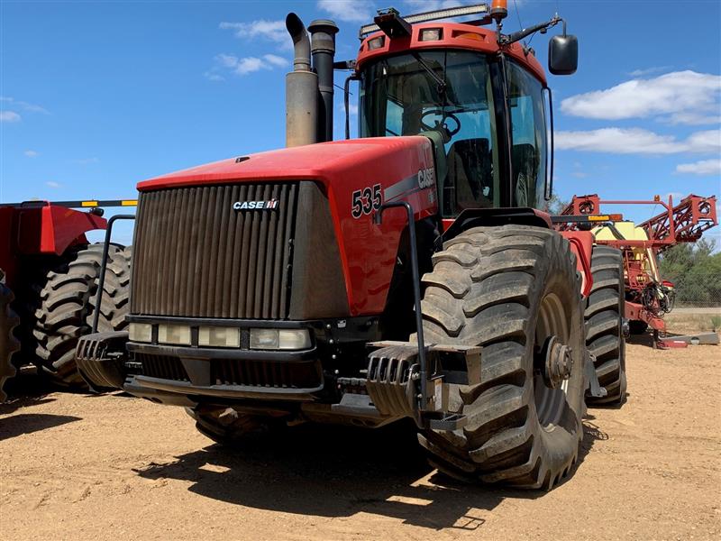 Photo 2. Case IH Steiger 535 Tractor