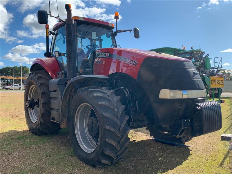 Case IH Magnum 315 Tractor