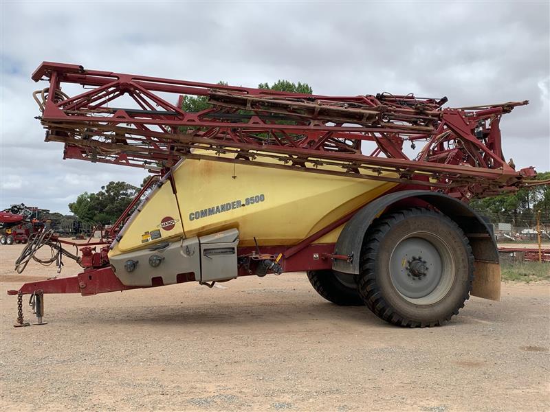 Photo 2. Hardi 8536 Commander Boomspray