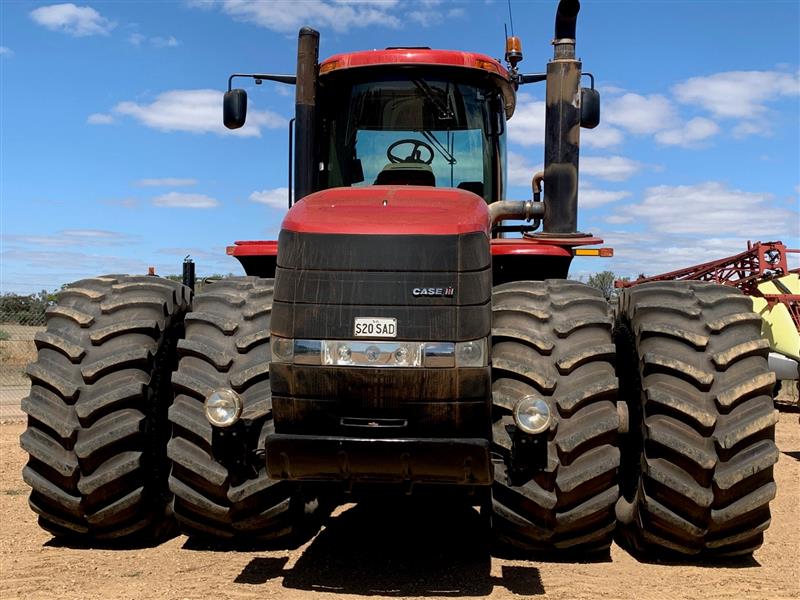 Photo 2. Case IH Steiger 400 Tractor
