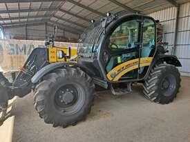Photo 2. New Holland T7.42 Elite Telehandler