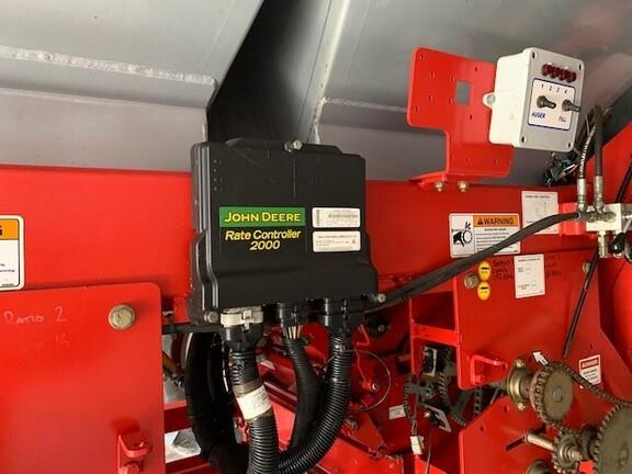 Photo 2. Morris 9650ICT airseeder