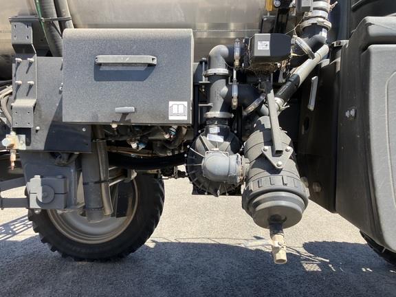 Photo 4. RoGator RG1300C self propelled sprayer