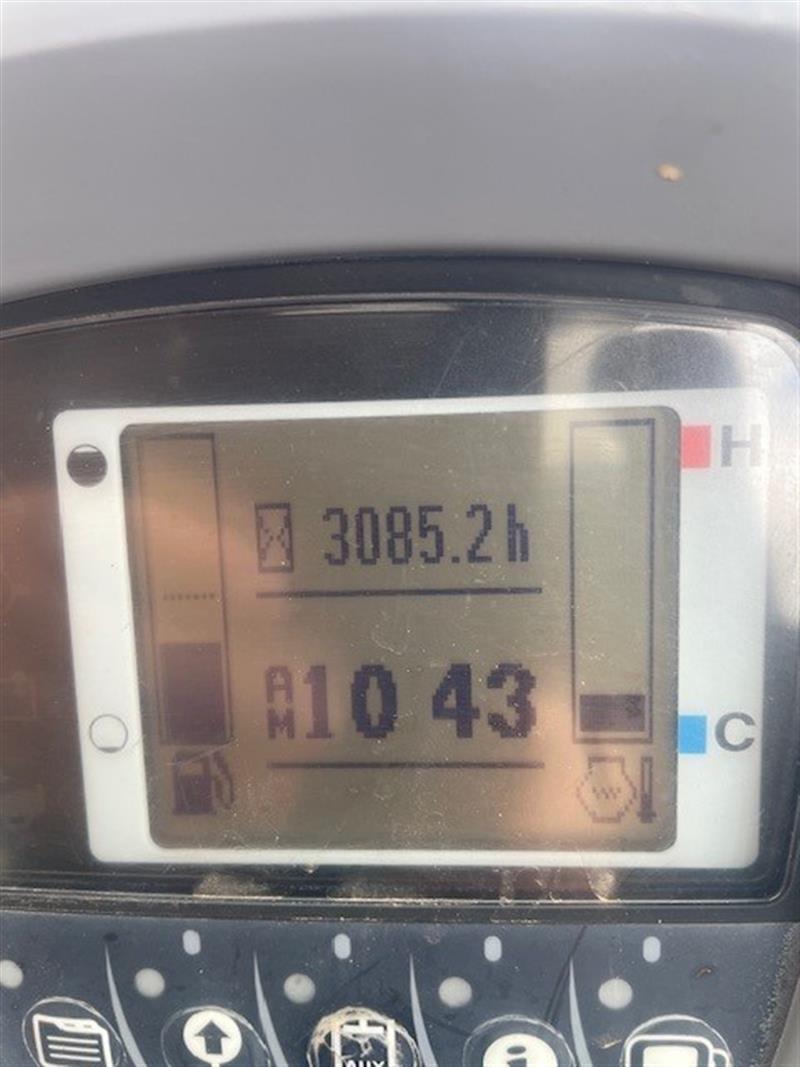 Photo 4. Kubota KX057-4HGLA