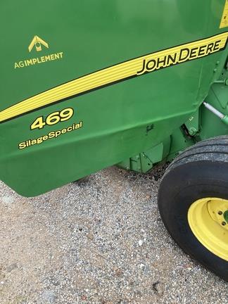 Photo 3. John Deere 469 Silage Special round baler