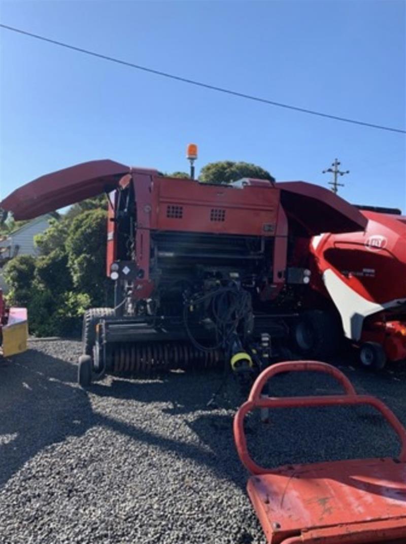 Photo 5. Case IH RB454 round baler