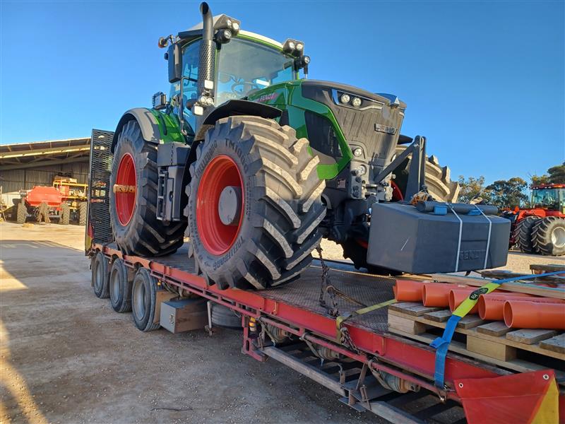 Photo 5. Fendt Vario 942 Gen 7 Tractor FWA/4WD