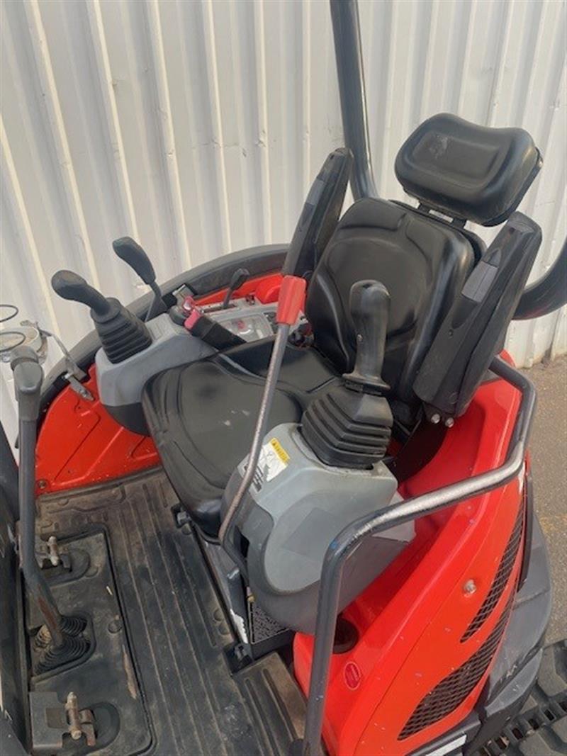 Photo 5. Kubota U25-3 HG Mini Excavator