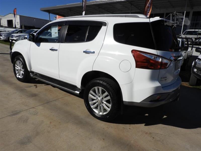 Photo 5. Isuzu MU-X suv