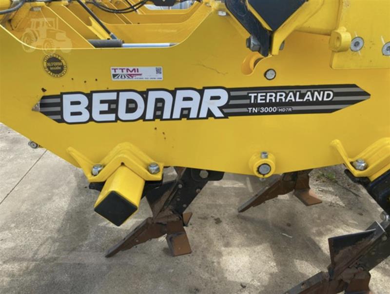 Photo 5. Bednar Terraland TN 3000H D7R plough