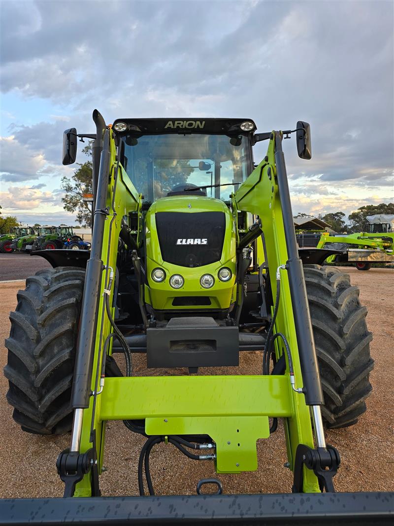 Photo 5. Claas ARION 430C Tractor FWA/4WD