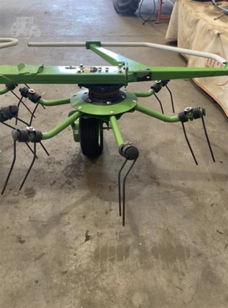 Photo 5. Samasz P8-890 cultivator