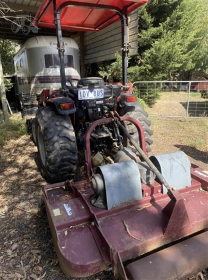 Photo 5. Case IH Farmall 35B tractor
