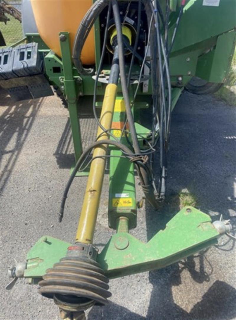 Photo 5. Amazone UG 3000 Nova boom sprayer