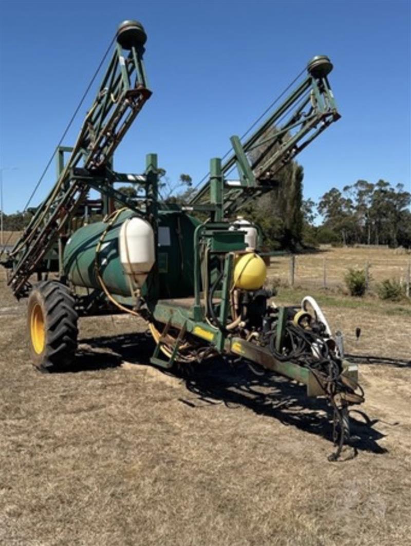 Photo 5. Goldacres Compact 2521 boom sprayer