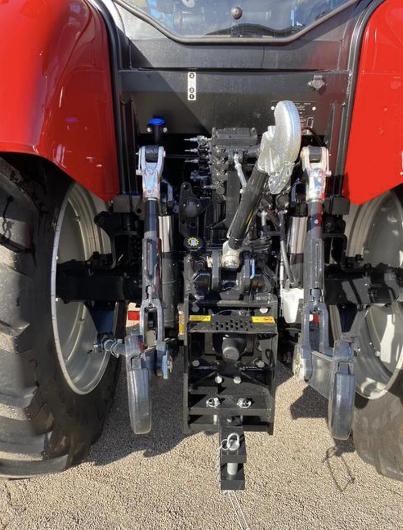 Photo 5. Case IH Maxxum 125 tractor