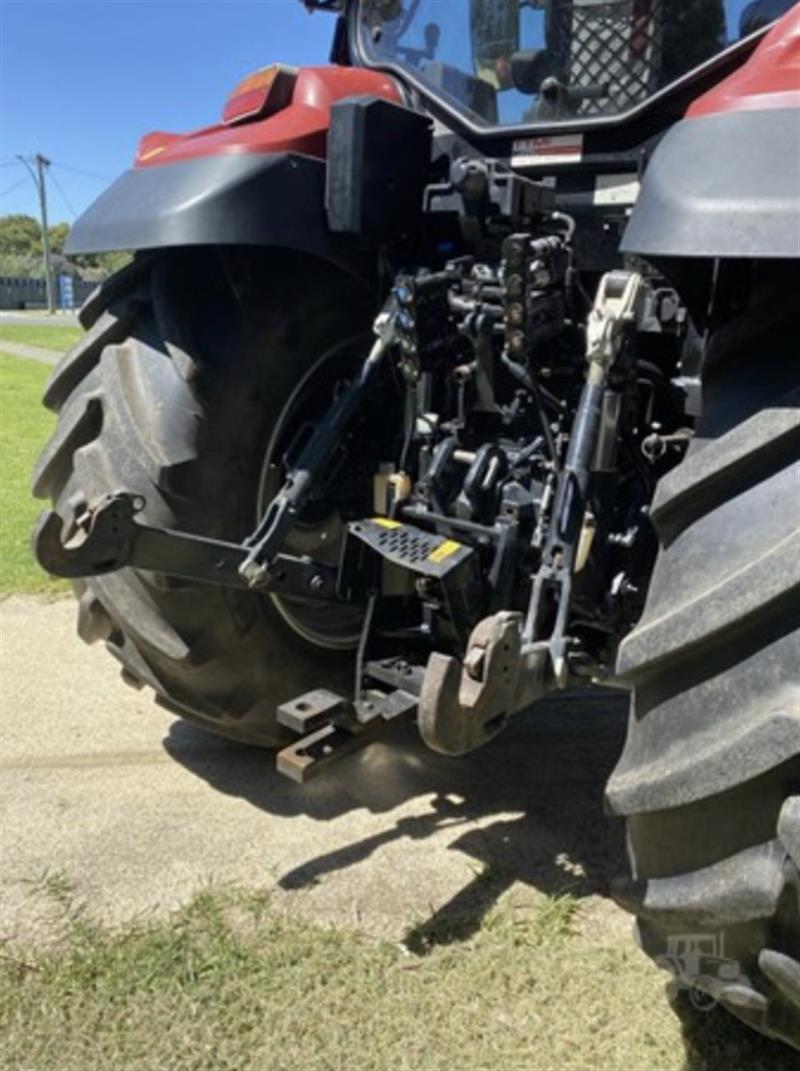 Photo 5. Case IH Maxxum 135 tractor