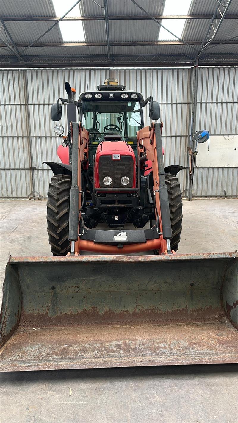 Photo 5. Massey Ferguson7480 FWA/4WD