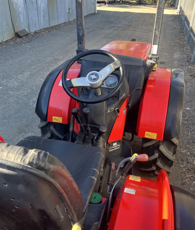 Photo 5. Antonio Carraro S5500V Tractor