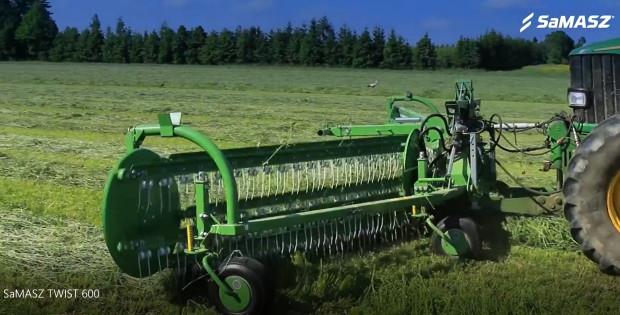 Photo 5. Samasz Twist 600 TWIST 600 FRONT MOUNT V RAKE Rakes/Tedder