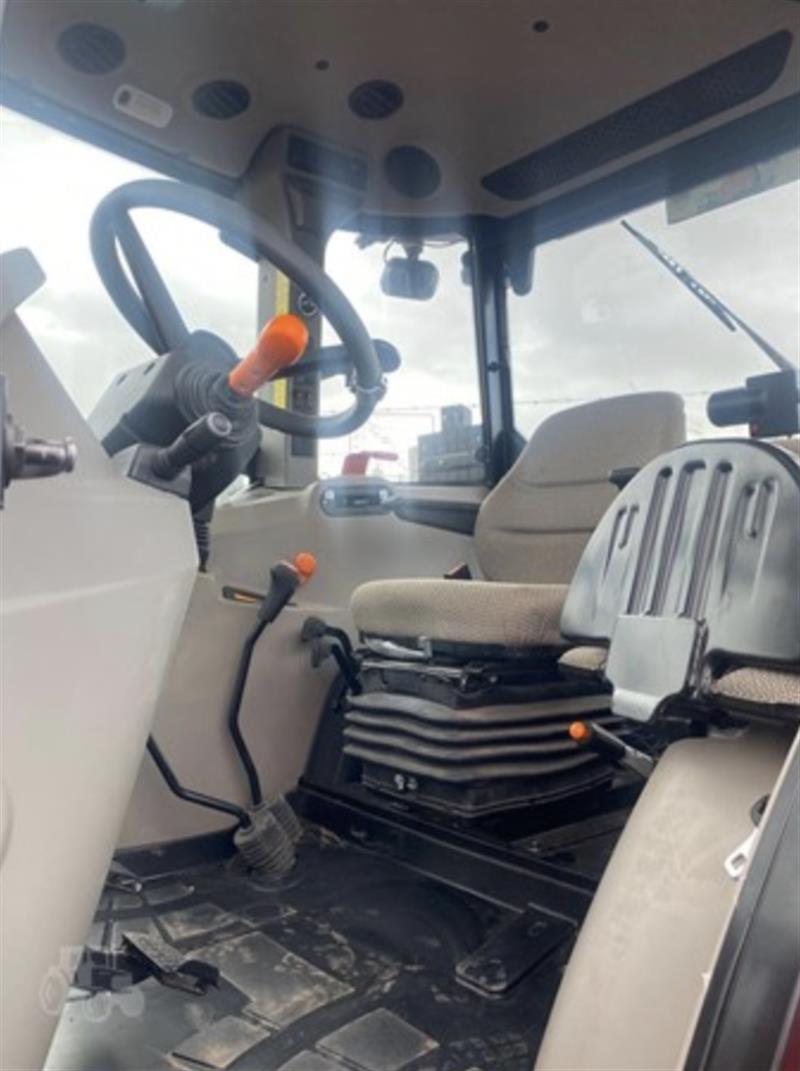 Photo 5. Case IH Farmall 100JX tractor