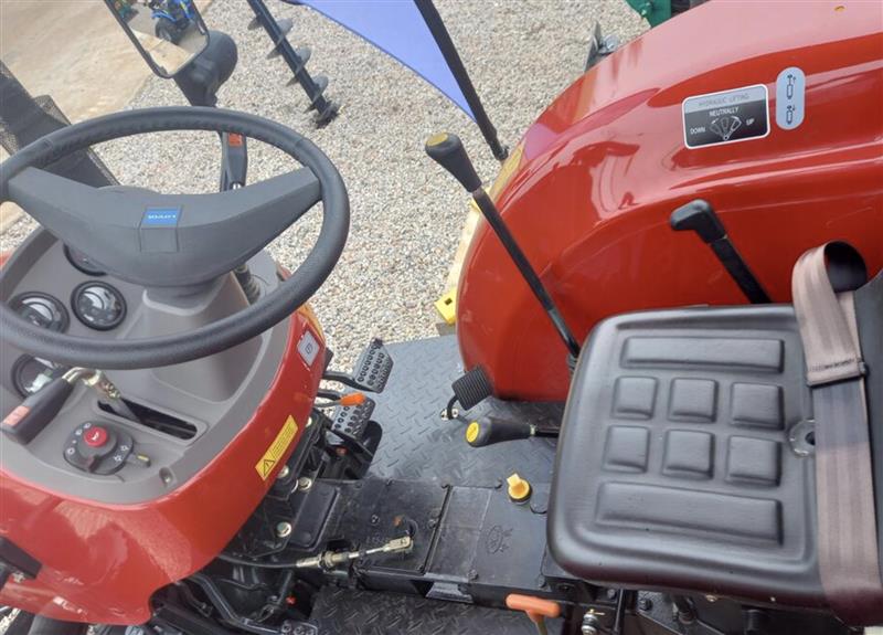 Photo 5. Lovol TE504 tractor