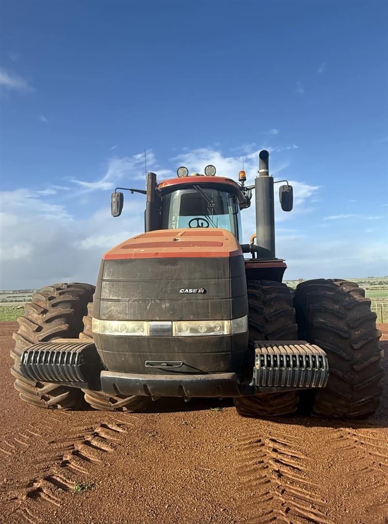 Photo 5. Case IH Steiger 600 tractor