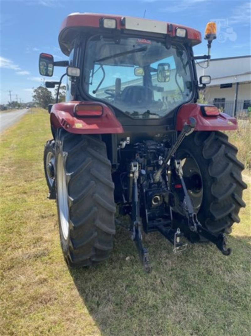 Photo 5. Case IH Maxxum 110 tractor