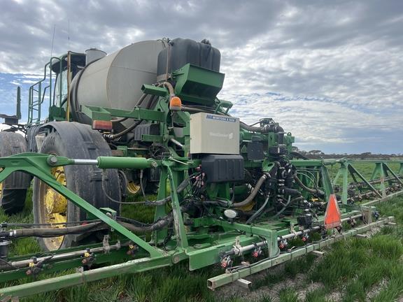 Photo 3. John Deere R4060 self propelled sprayer