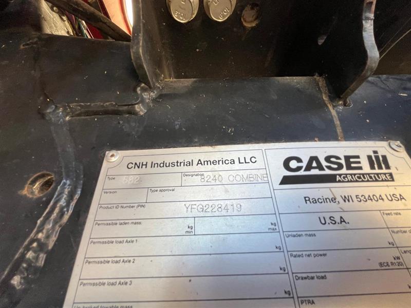 Photo 3. Case IH 8240 combine harvester